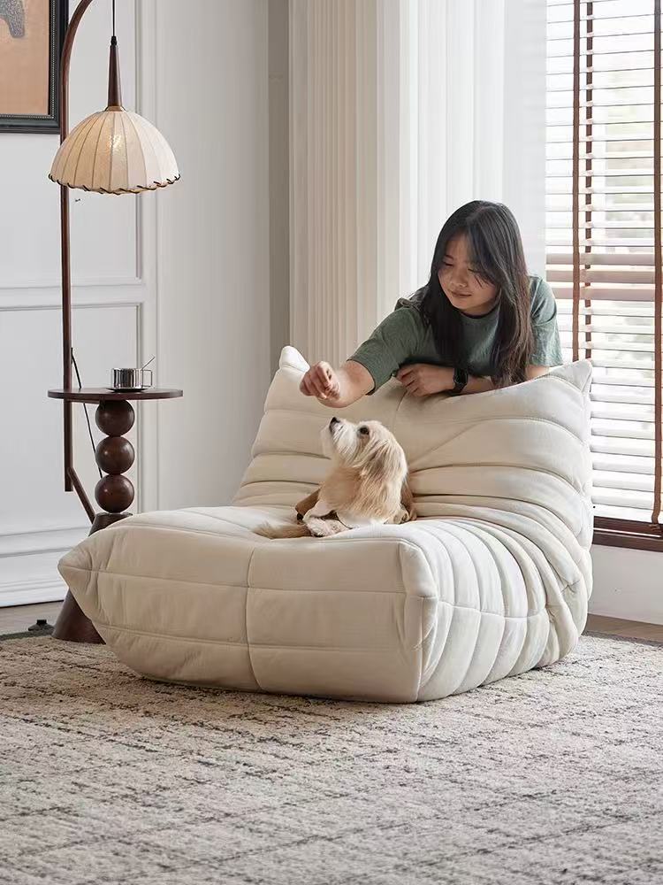 The caterpillar-shaped beanbag sofa is perfect for sleeping or relaxing in the living room, balcony, or bedroom.MM09